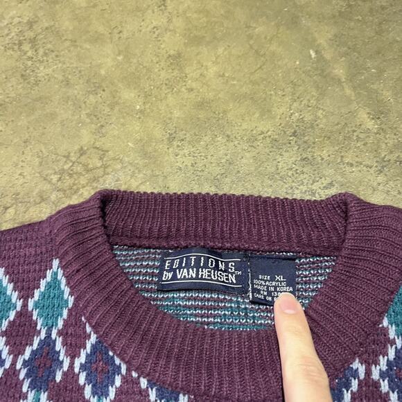 Vintage 90s Van Heusen Burgundy Pattern Sweater - Picture 3 of 3